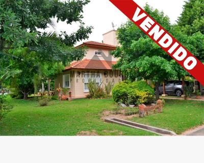 Casa en venta en Larena CC, Pilar