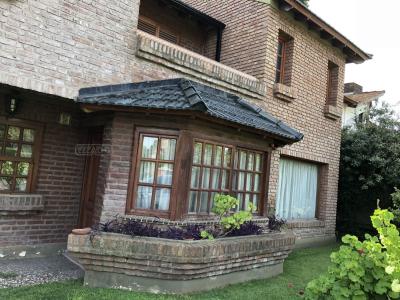 Casa 3 dormitorios en alquiler temporario en Francisco Álvarez, Moreno