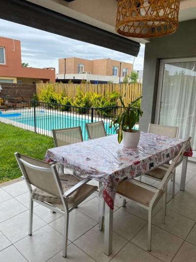 Casa en alquiler temporario en Casas de Santa Maria, Villanueva