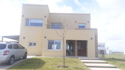 Casa en venta en Araucarias, Puertos