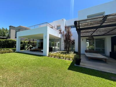 Casa 4 dormitorios en alquiler en Santa Barbara, Tigre