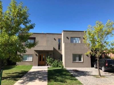 Casa 3 dormitorios en venta en Villanueva, Tigre