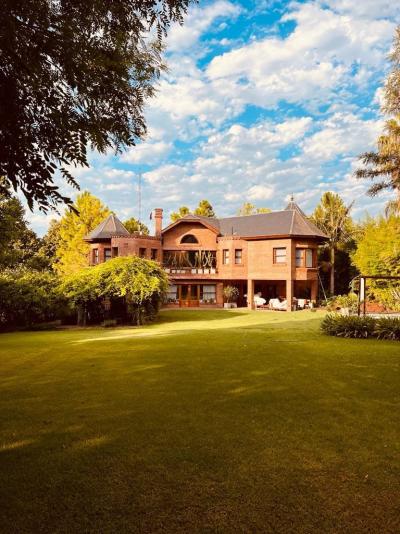 Casa 4 dormitorios en venta en General Pacheco, Tigre