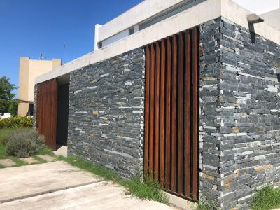 Casa 3 dormitorios en alquiler en El Canton, Escobar