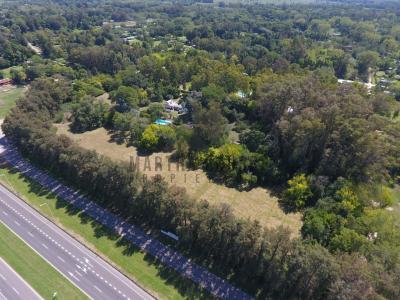Terreno en venta en Barrio Parque Los Pinos, Exaltacion de la Cruz