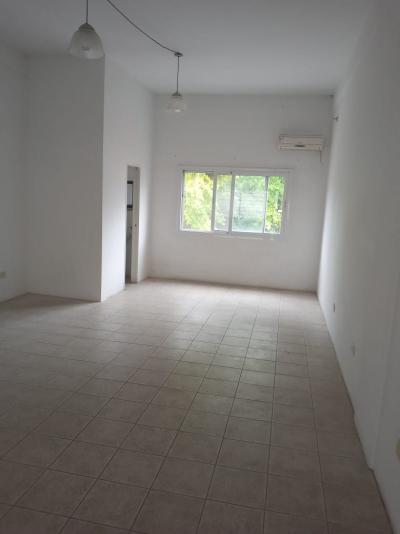 Oficina en alquiler en Las Recovas, Pilar