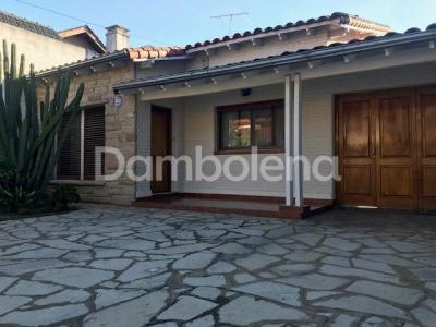 Casa 3 dormitorios en venta en Castelar, Moron