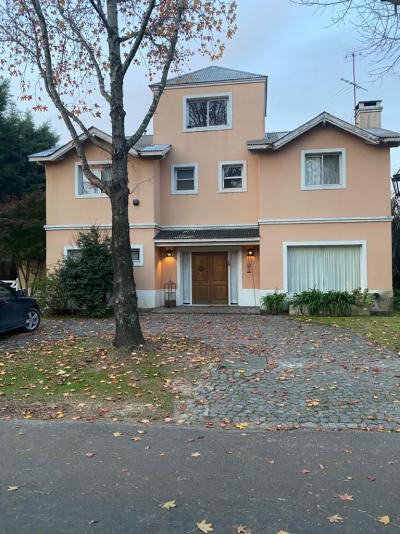 Casa en venta en Los Fresnos, Pilar