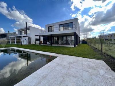 Casa en venta en Castaños, Nordelta