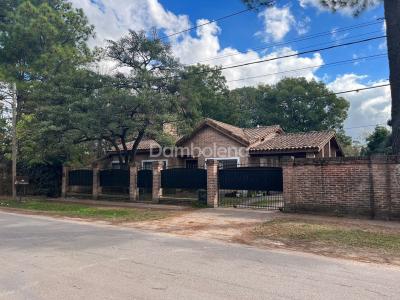 Casa 4 dormitorios en venta en La Reja, Moreno