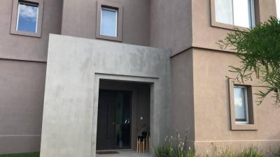 Casa 4 dormitorios en venta en Ayres Plaza, Pilar