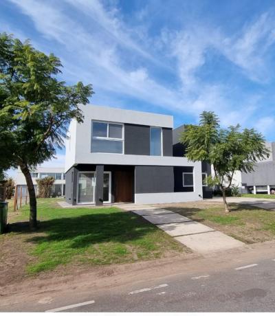 Casa 3 dormitorios en venta en Puertos, Escobar