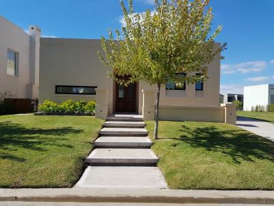 Casa 3 dormitorios en venta en Nordelta, Tigre