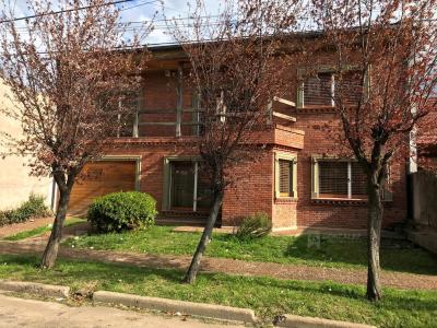 Casa 4 dormitorios en venta en Lujan