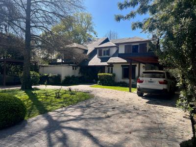 Casa 3 dormitorios en alquiler temporario en Highland Park CC, Pilar