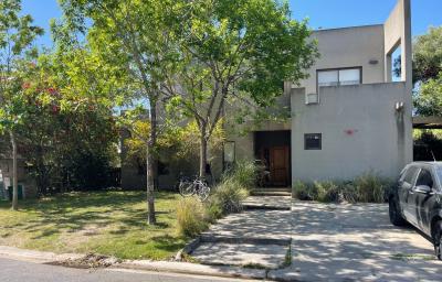 Casa 3 dormitorios en alquiler temporario en Santa Barbara, Tigre