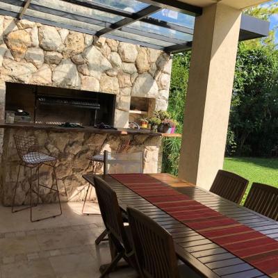 Casa 5 dormitorios en venta en La Legua, Pilar