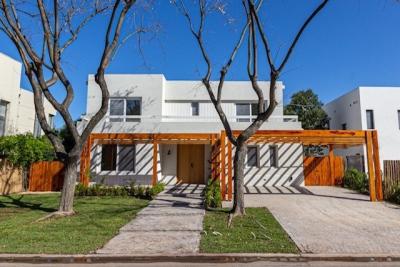 Casa 4 dormitorios en venta en Santa Barbara, Tigre
