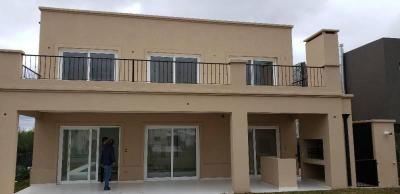 Casa 4 dormitorios en venta en Nordelta, Tigre
