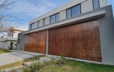 Casa 4 dormitorios en venta en Nordelta, Tigre