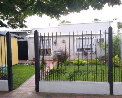 Casa 3 dormitorios en venta en Berazategui, Berazategui