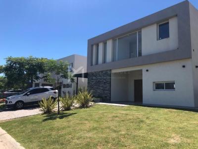Casa 3 dormitorios en venta en Nordelta, Tigre