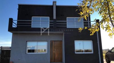 Casa 3 dormitorios en venta en El Canton, Escobar