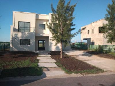 Casa 4 dormitorios en venta en El Naudir, Escobar