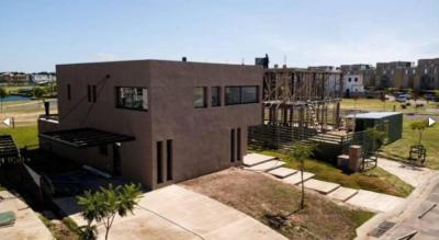 Casa 4 dormitorios en venta en Nordelta, Tigre