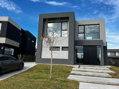 Casa 4 dormitorios en venta en Nordelta, Tigre