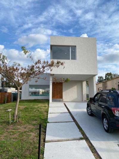 Casa 3 dormitorios en venta en Pilar del Este, Pilar