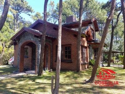 Casa 2 dormitorios en alquiler temporario en Mar de las Pampas