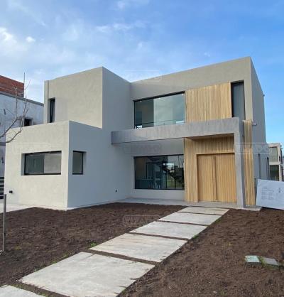 Casa 3 dormitorios en venta en Puertos, Escobar