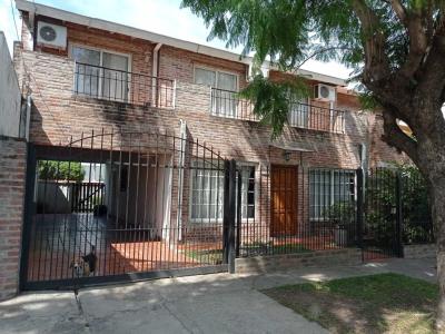 Casa 3 dormitorios en venta en Pilar Centro, Pilar