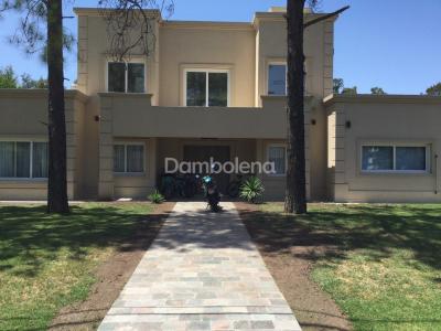 Casa 4 dormitorios en venta en Francisco Álvarez, Moreno