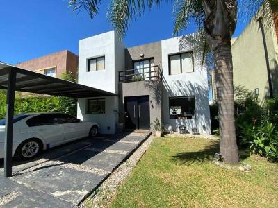 Casa en venta en Parque Leloir, Ituzaingo
