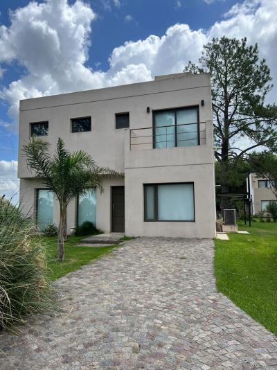Casa 3 dormitorios en venta en Larena CC, Pilar