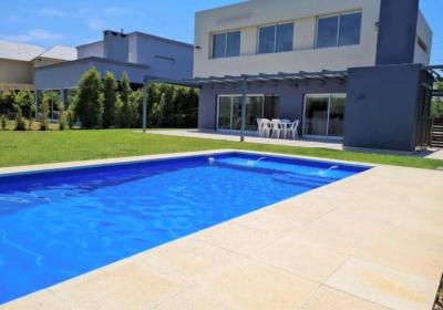 Casa 4 dormitorios en alquiler en Nordelta, Tigre