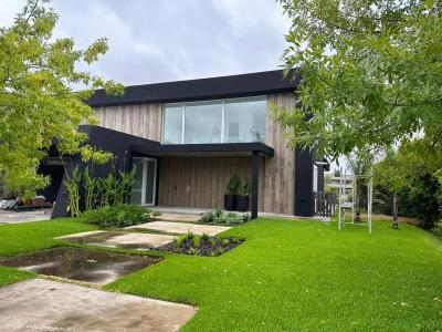 Casa 3 dormitorios en venta en Nordelta, Tigre