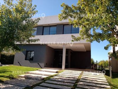 Casa 5 dormitorios en venta en Nordelta, Tigre