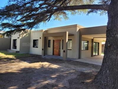 Casa 3 dormitorios en venta en Bella Vista, San Miguel