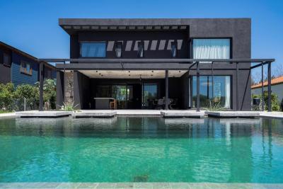 Casa 4 dormitorios en venta en Villanueva, Tigre