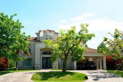 Casa 4 dormitorios en venta en Ayres Del Pilar, Pilar