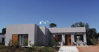 Casa 3 dormitorios en venta en Punta del Este, Punta del Este