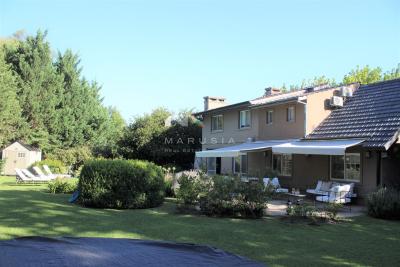 Casa 4 dormitorios en venta en Pilar, Pilar