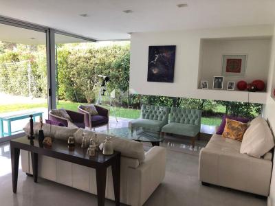 Casa 4 dormitorios en venta en Ayres De Pilar, Pilar