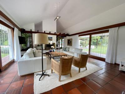 Casa 4 dormitorios en venta en Punta del Este, Punta del Este
