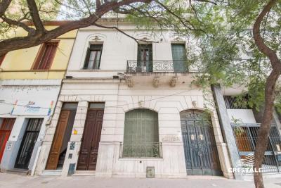 Casa 3 dormitorios en venta, Av. Pellegrini 800, Martin, Rosario