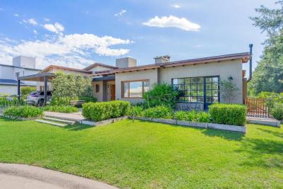 Casa 3 dormitorios en venta, Palos Verdes Country Club, Barrio Palos Verdes Country Club, Rosario