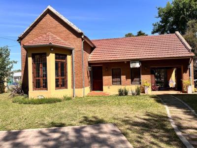 Casa 3 dormitorios en venta, Dorrego 800 - Funes, Centro, Funes